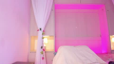 ariannavega_ online show from 07.28.26