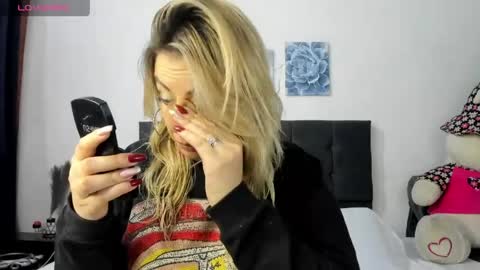 ariannawil online show from 04.26.26