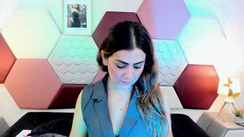 Snapshot of ariarous chatting on 04.29.26 aria online show from 04.29.26
