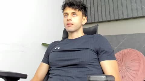 Snapshot of ariasaadeh chatting on 09.19.25 ariasaadeh online show from 09.19.25