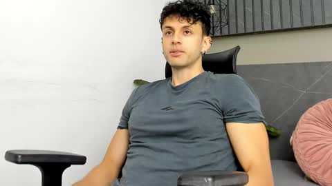 Snapshot of ariasaadeh chatting on 09.20.25 ariasaadeh online show from 09.20.25