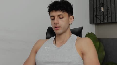 Snapshot of ariasaadeh chatting on 09.25.25 ariasaadeh online show from 09.25.25