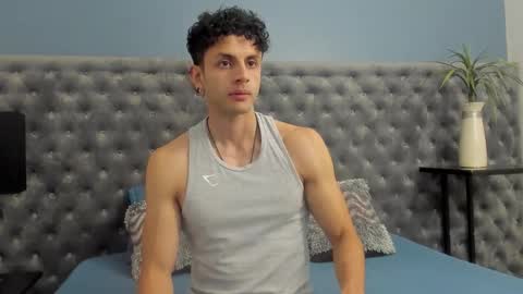 Snapshot of ariasaadeh chatting on 10.19.25 ariasaadeh online show from 10.19.25