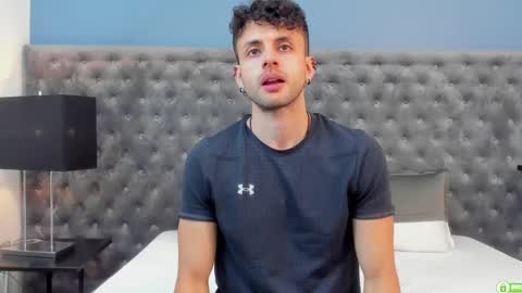 Snapshot of ariasaadeh chatting on 11.16.25 ariasaadeh online show from 11.16.25