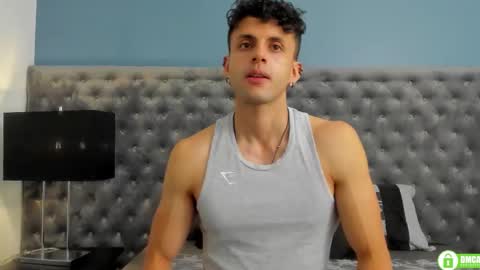 Snapshot of ariasaadeh chatting on 11.19.25 ariasaadeh online show from 11.19.25