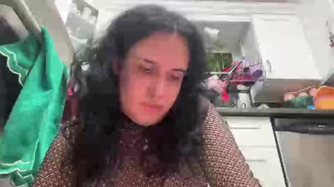 Snapshot of ariawestlove chatting on 01.09.25 Aria online show from 01.09.25