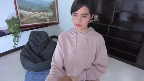 Ariel Pink Diamond online show from 02.18.25