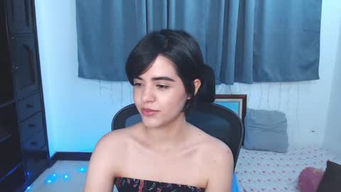 Snapshot of ariel_pinkdiamond chatting on 05.28.26 Ariel Pink Diamond online show from 05.28.26