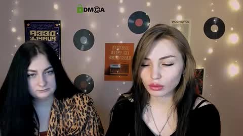 Snapshot of ariel_shadow chatting on 11.23.25 ariel_shadow online show from 11.23.25