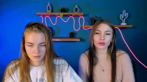 Snapshot of ariel_shadow chatting on 11.25.25 ariel_shadow online show from 11.25.25