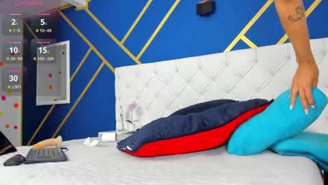 ARIEL VILLA online show from 03.06.25