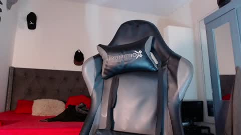 Snapshot of arielbronwxxx chatting on 02.02.25 chris online show from 02.02.25
