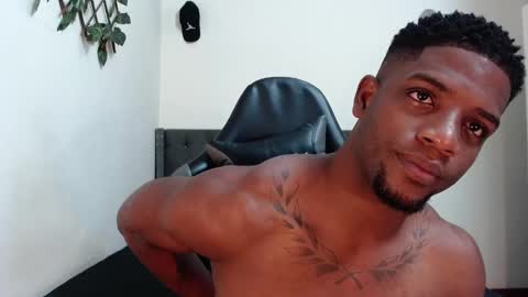 Snapshot of arielbronwxxx chatting on 02.16.25 chris online show from 02.16.25