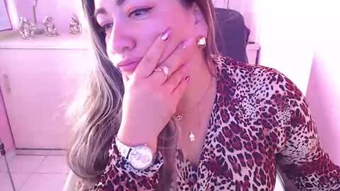 Snapshot of arielle_ninon chatting on 04.10.26 Arielle online show from 04.10.26