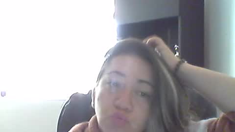 Snapshot of arielle_ninon chatting on 07.22.26 Arielle online show from 07.22.26