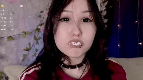 Snapshot of ariellemckoon chatting on 04.09.26 Dee online show from 04.09.26