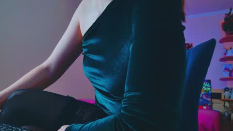 arielstonks_lovee online show from 01.07.25