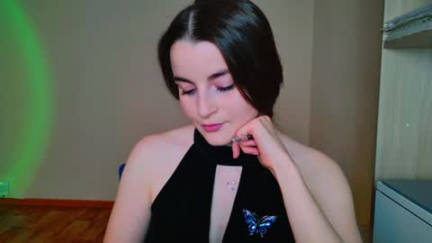 arielstonks_lovee online show from 01.29.25