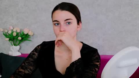 arielstonks_lovee online show from 09.29.25