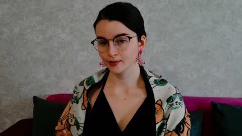 arielstonks_lovee online show from 12.03.25