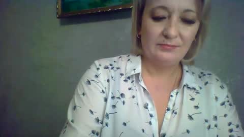 Snapshot of arielxloveresss chatting on 11.04.25 ArielXLoveresss online show from 11.04.25