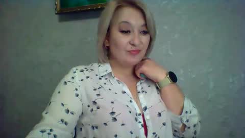 Snapshot of arielxloveresss chatting on 11.07.25 ArielXLoveresss online show from 11.07.25