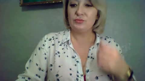 Snapshot of arielxloveresss chatting on 11.09.25 ArielXLoveresss online show from 11.09.25