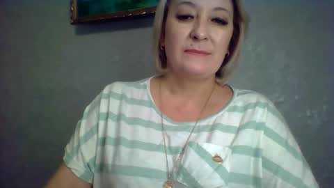 Snapshot of arielxloveresss chatting on 11.16.25 ArielXLoveresss online show from 11.16.25