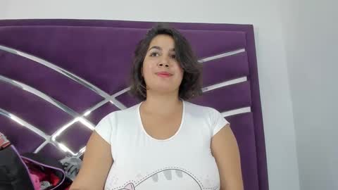 Snapshot of ariht chatting on 12.15.24 ariht online show from 12.15.24