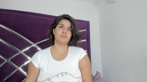 Snapshot of ariht chatting on 12.15.24 ariht online show from 12.15.24