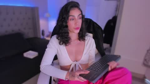 AriKohler online show from 12.13.24