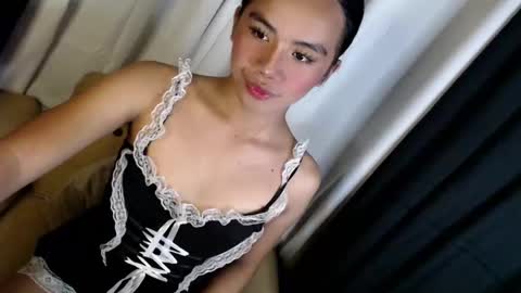 hi follow me its ARI  online show from 11.27.25