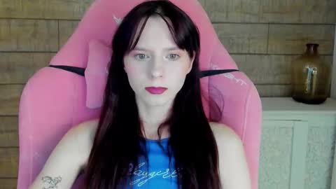 Snapshot of arinakubrick chatting on 11.19.25 Arinakubrick online show from 11.19.25