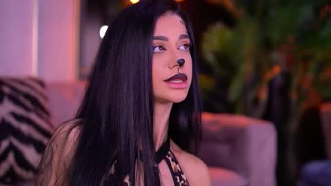 Arina online show from 10.31.25