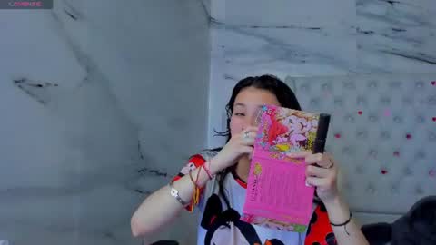 Snapshot of arisha_lee2 chatting on 06.12.26 arisha_lee2 online show from 06.12.26