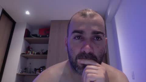 Snapshot of aristi11 chatting on 01.28.25 aristi11 online show from 01.28.25