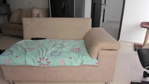 ANDRES Independent model online show from 12.18.24