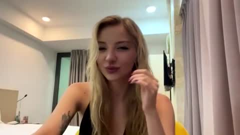 Snapshot of arnettedigman chatting on 07.18.26 Dina 3 online show from 07.18.26
