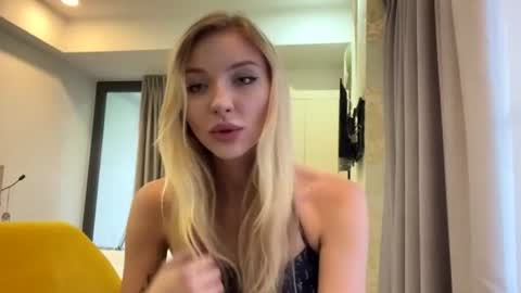Snapshot of arnettedigman chatting on 07.19.26 Dina 3 online show from 07.19.26