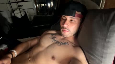 Snapshot of aroddriguezz2020 chatting on 11.30.25 aroddriguezz2020 online show from 11.30.25