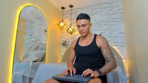 ARON BOLT online show from 10.18.25