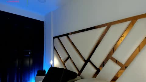 Aron cruz  online show from 04.04.26