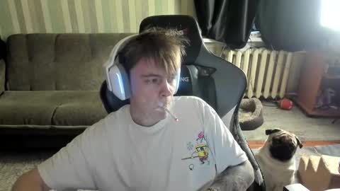 Snapshot of aron_neall chatting on 11.10.25 biggest penis online show from 11.10.25
