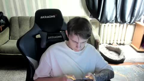 Snapshot of aron_neall chatting on 12.02.25 biggest penis online show from 12.02.25