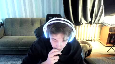 Snapshot of aron_neall chatting on 01.12.26 biggest penis online show from 01.12.26