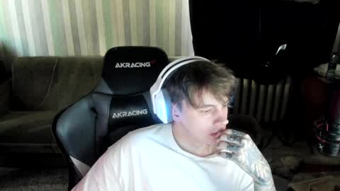 Snapshot of aron_neall chatting on 03.27.26 biggest penis online show from 03.27.26