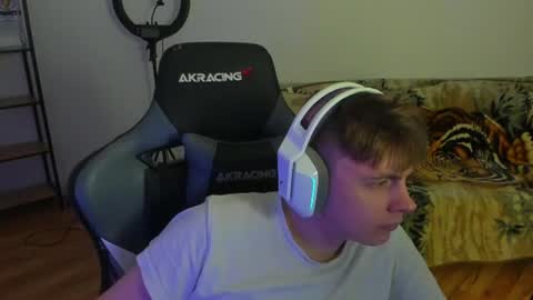 Snapshot of aron_neall chatting on 07.03.26 biggest penis online show from 07.03.26