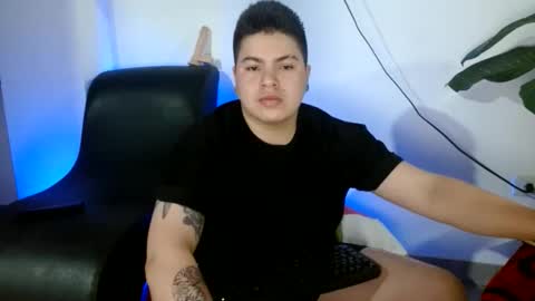 Snapshot of aroon_1923 chatting on 04.08.26 aroon_1923 online show from 04.08.26