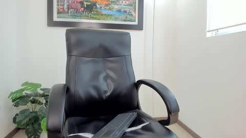   online show from 01.28.25