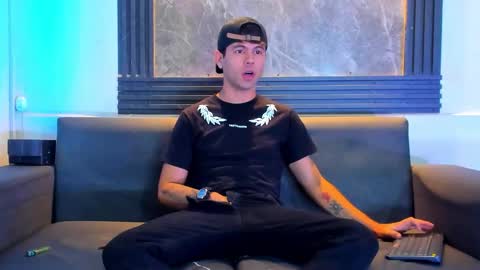 Aroon   online show from 12.01.25